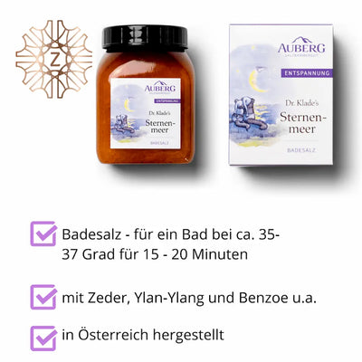 Auberg Dr. Klade's Sternenmeer Badesalz im Braunglas mit Etikett neben Verpackung, dazu Hinweise zu Anwendung, Duftnoten und Herstellung in Österreich.
