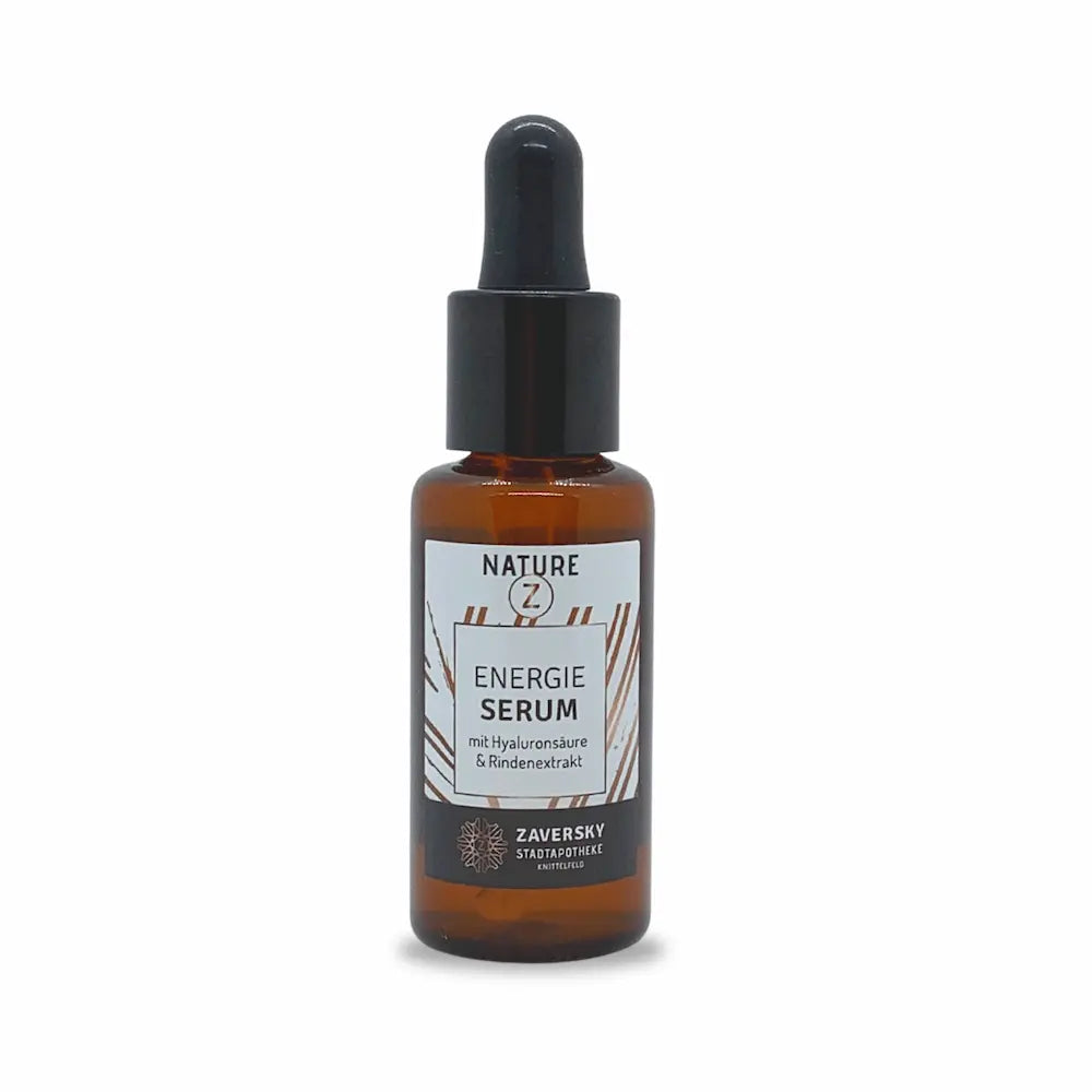 NATURE Z Energie Serum von Zaversky in brauner Tropfflasche mit Pipette, Etikett mit Hyaluronsäure & Rindenextrakt.