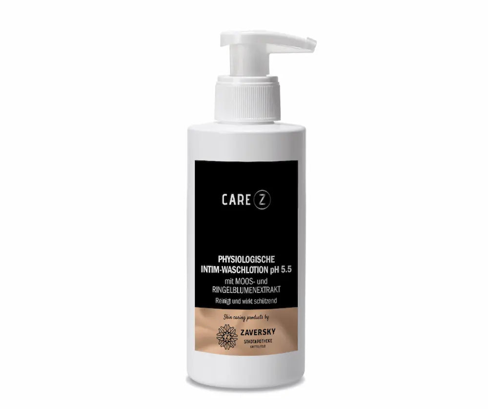 CARE Z Physiologische Intim-Waschlotion pH 5.5 mit Moos- und Ringelblumenextrakt in weißer Pumpflasche mit schwarzem Etikett
