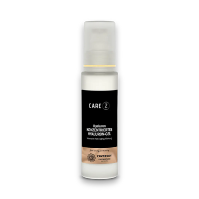 CARE Z Konzentriertes Hyaluron-Gel im weißen Pumpspender mit schwarzem Etikett, Intensive Anti-Aging Wirkung, von Zaversky Stadtapotheke.