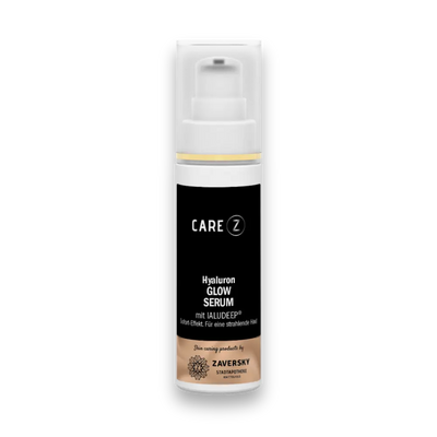  CARE Z Hyaluron Glow Serum mit IALUDEEP, Pumpspender in Weiß mit schwarzem Etikett und goldenem Akzentring.