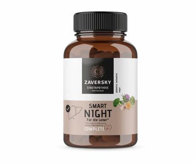 Zaversky Smart Night Kapseln für die Leber in Braunglasflasche mit schwarzem Deckel, glutenfrei, lactosefrei und vegan, Vorderansicht.