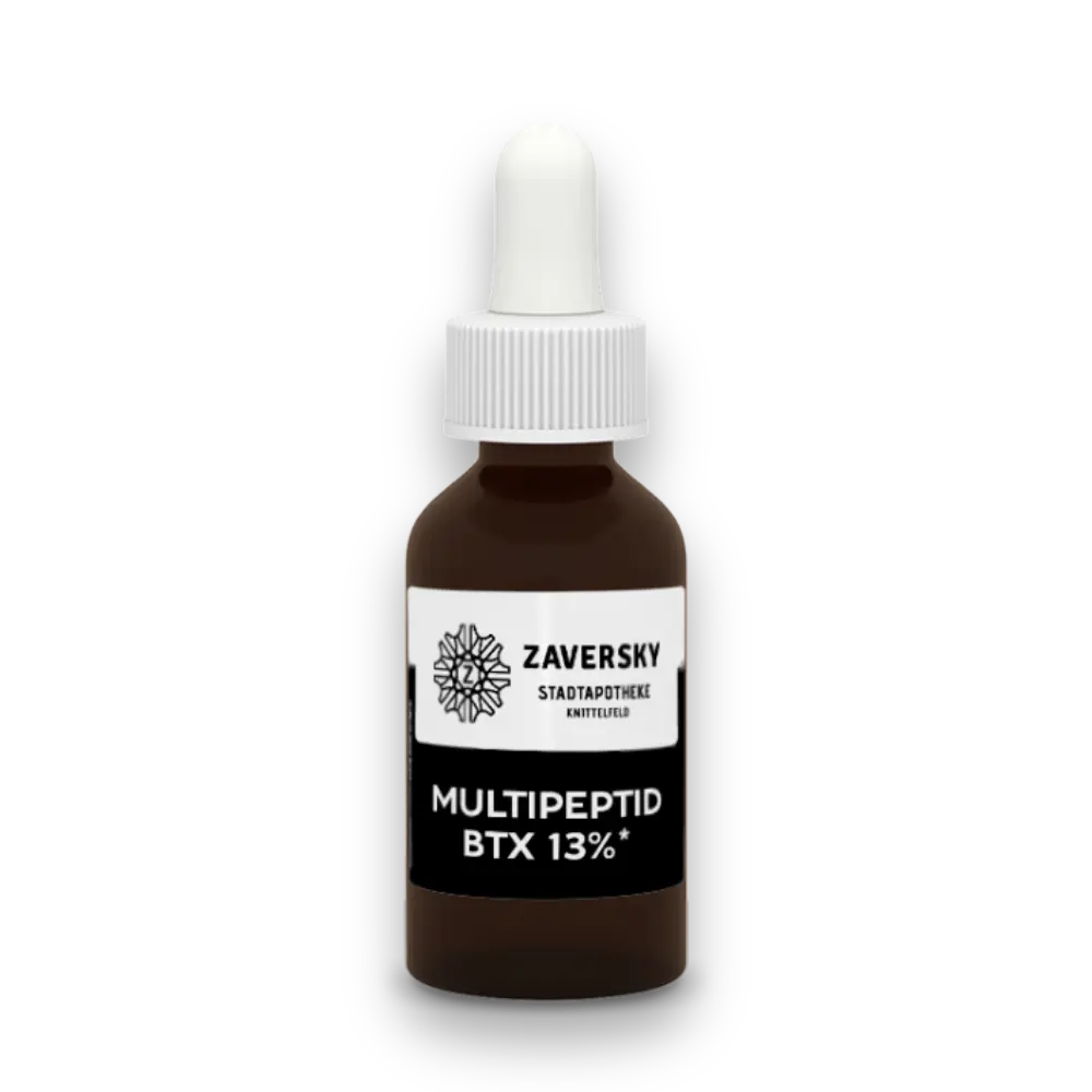 Braune Tropfflasche mit weißem Pipettenverschluss, Etikett "Zaversky Stadtapotheke Knittelfeld – Multipeptid BTX 13%".