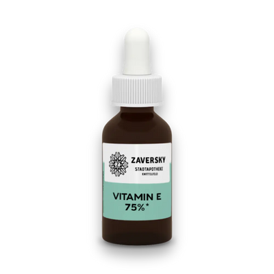 Braune Tropfflasche mit Pipette, Etikett Zaversky Stadtapotheke Knittelfeld, Aufschrift Vitamin E 75%.