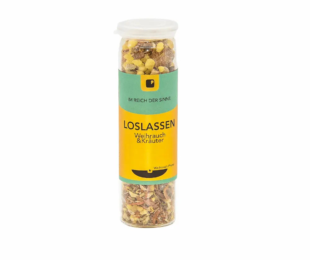 Glasdose „Loslassen" mit Weihrauch und Kräutern, gelb-grünes Etikett, Aufschrift „Im Reich der Sinne", gefüllt mit Harzstücken und Kräutermischung