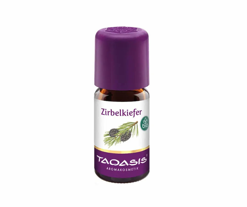 Taoasis Zirbelkiefer ätherisches Öl bio, braune Glasflasche mit violetter Verschlusskappe und Etikett mit Zapfenmotiv, Vorderansicht